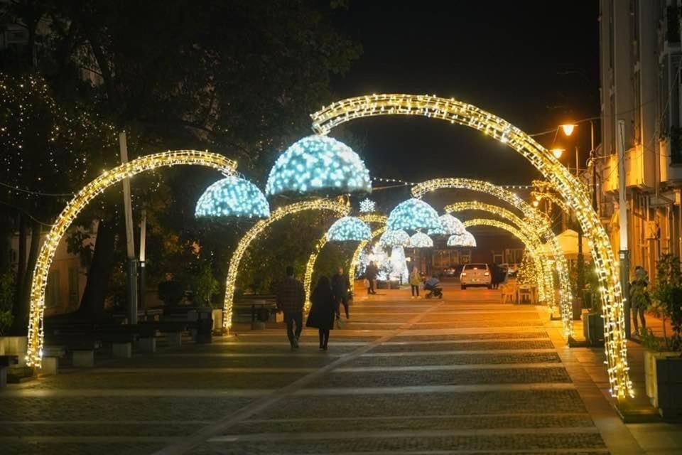 Blue Light Ultracentral Craiova Exterior photo